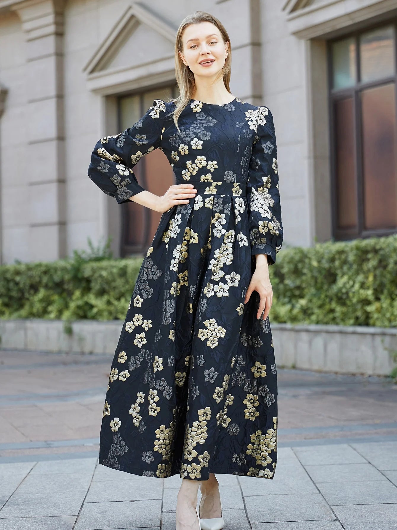 Elegant Jacquard Abaya (Kaftan) – Timeless Modesty
