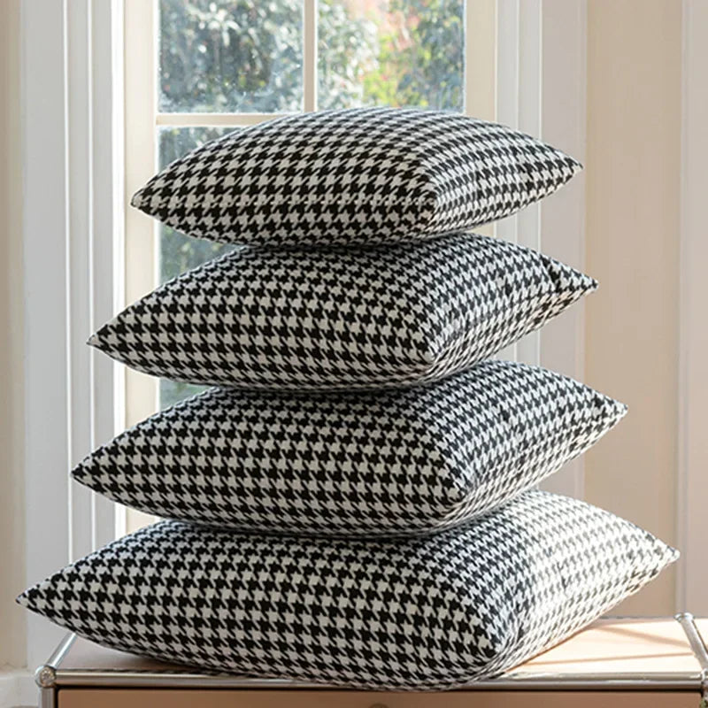 Kufeyeh-Inspired Houndstooth Pillow Cover: Chic Home Décor