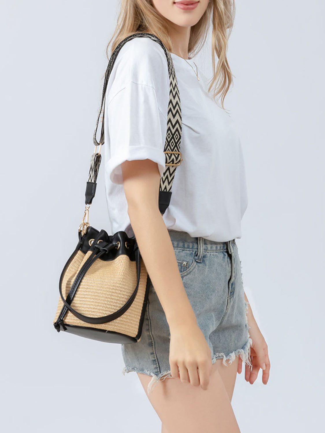 Al-Jafr Heritage | Straw Braided Adjustable Strap Bucket Bag