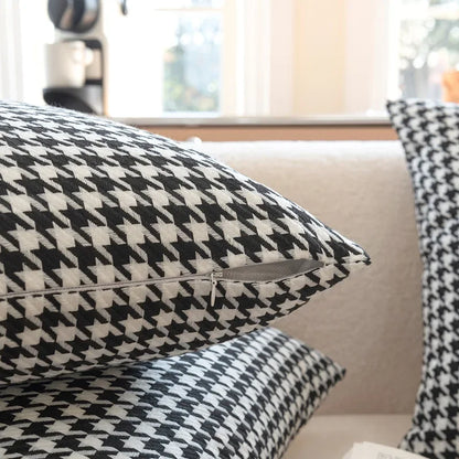 Kufeyeh-Inspired Houndstooth Pillow Cover: Chic Home Décor