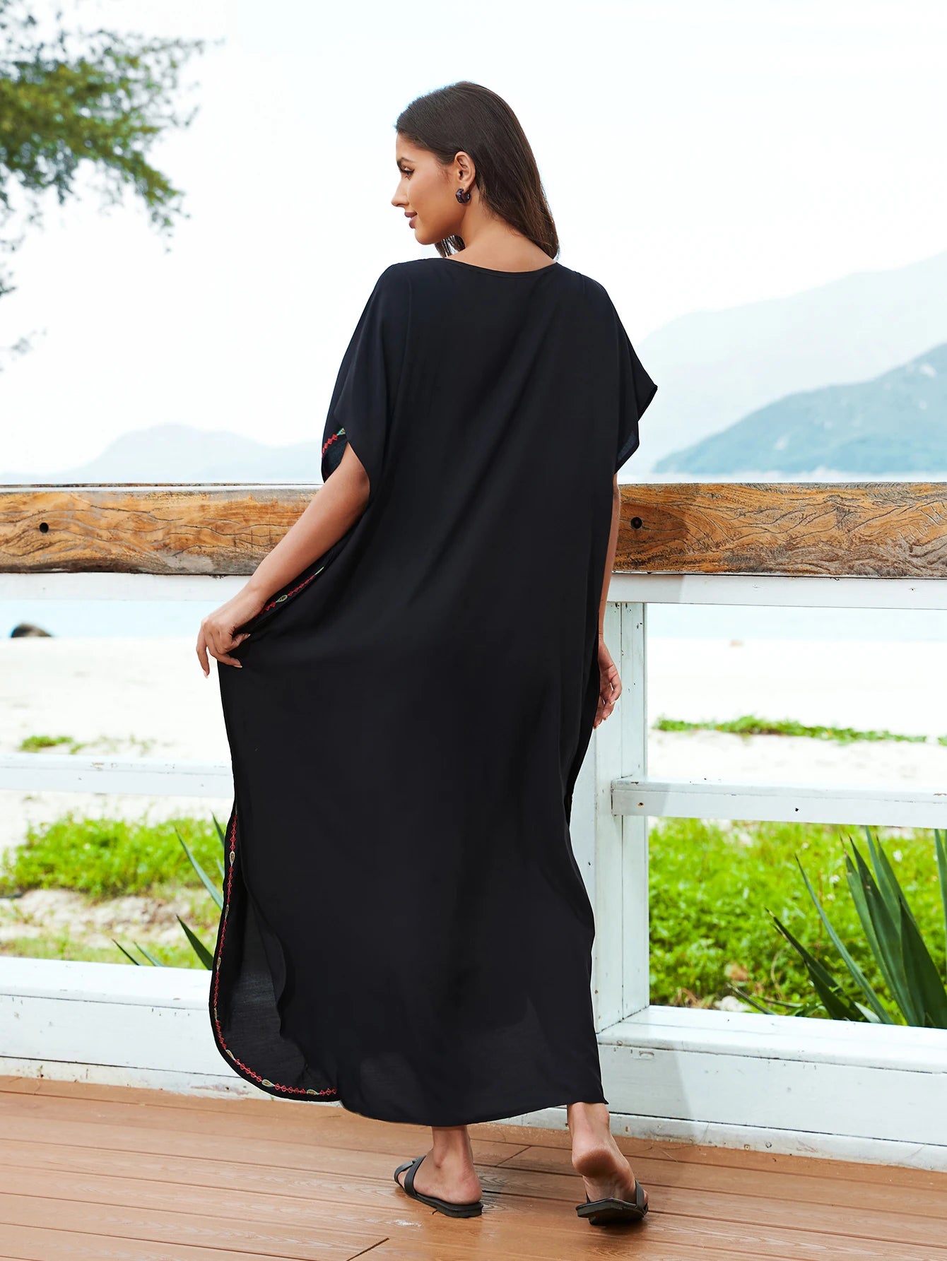 Jordan Sunset: Elegant Embroidered Abaya for Summer Escapes